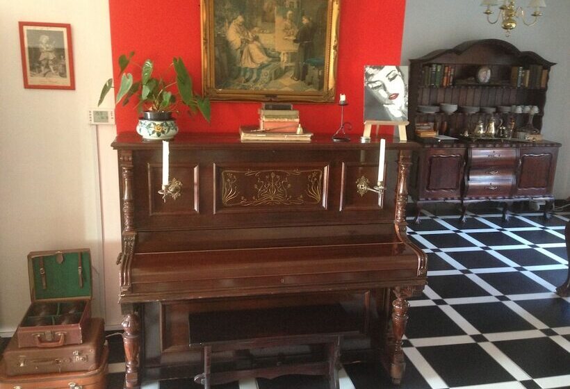 פנסיון Helderberg Guesthouse