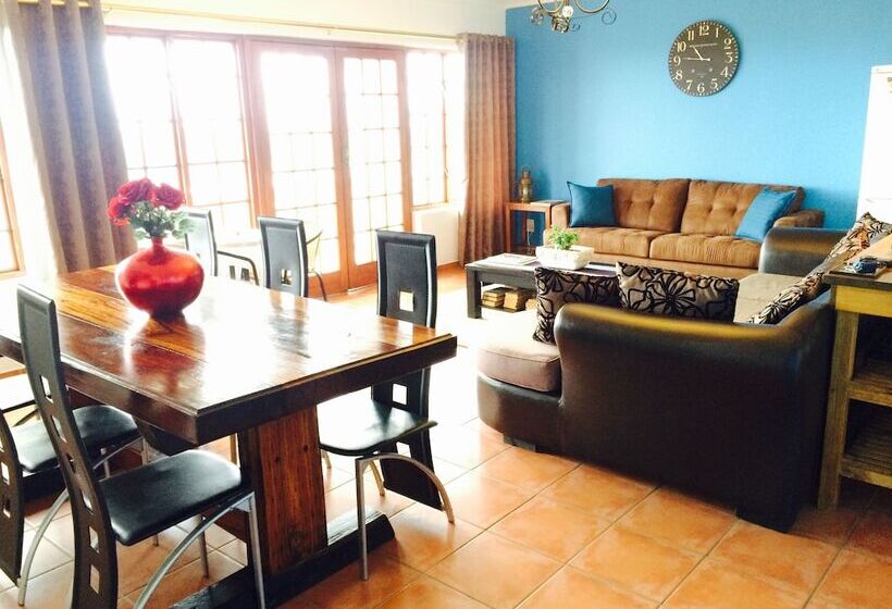 פנסיון Helderberg Guesthouse