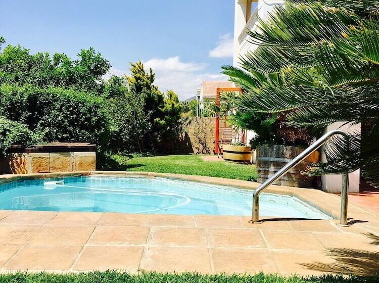 פנסיון Helderberg Guesthouse