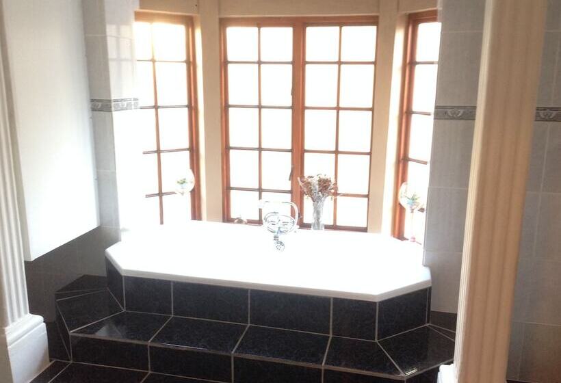 פנסיון Helderberg Guesthouse