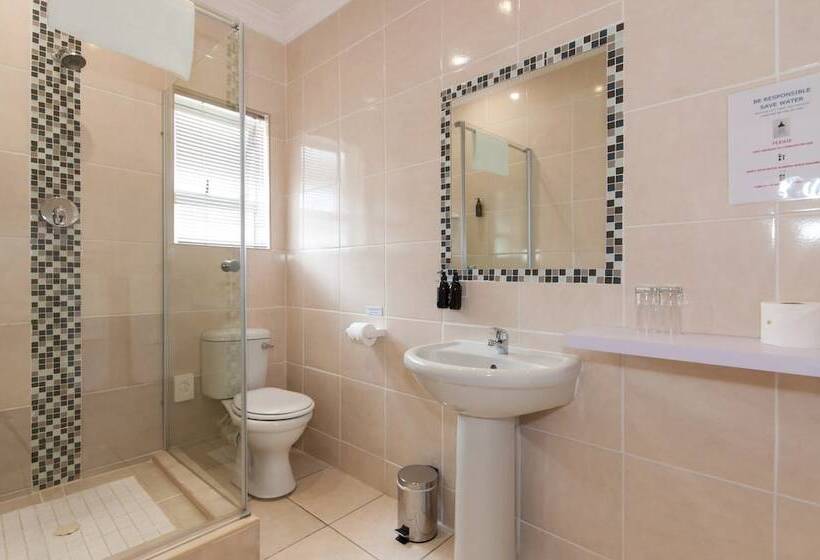 פנסיון Millard Crescent Guest House