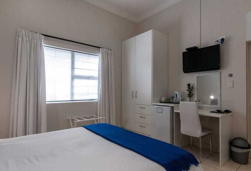 פנסיון Millard Crescent Guest House