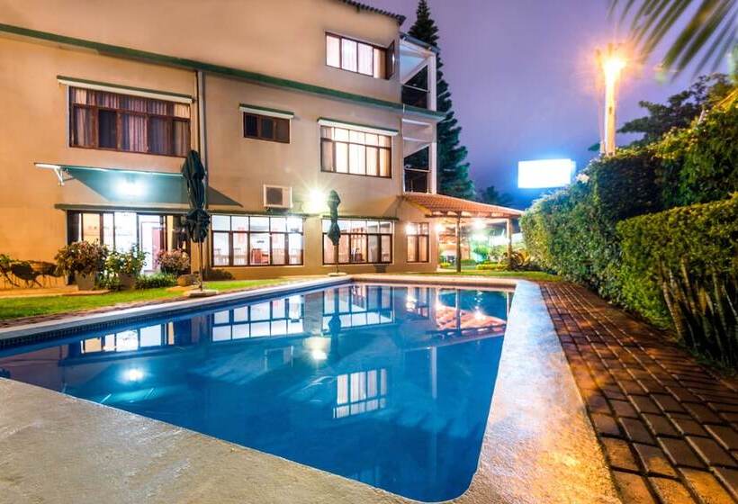 פנסיון Sommerschield Guest House & Restaurant