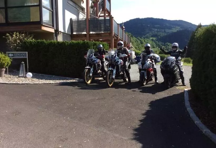 Aamiaismajoitus (B&B) Wohlfühlpension Kreischberg
