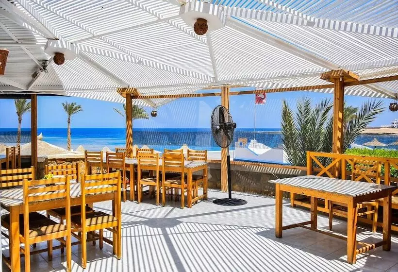 هتل Coral Garden Beach Resort