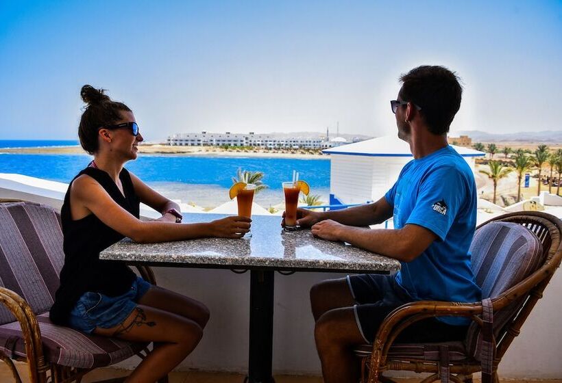 هتل Coral Garden Beach Resort