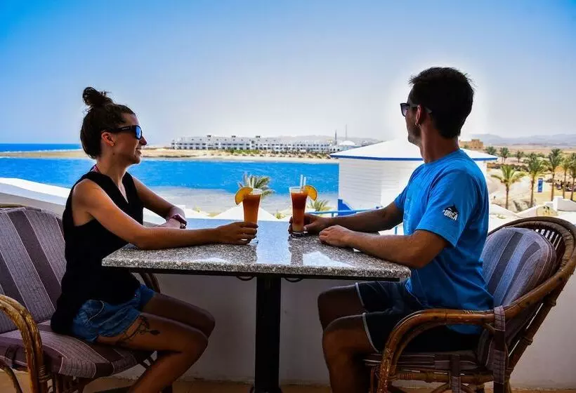 هتل Coral Garden Beach Resort
