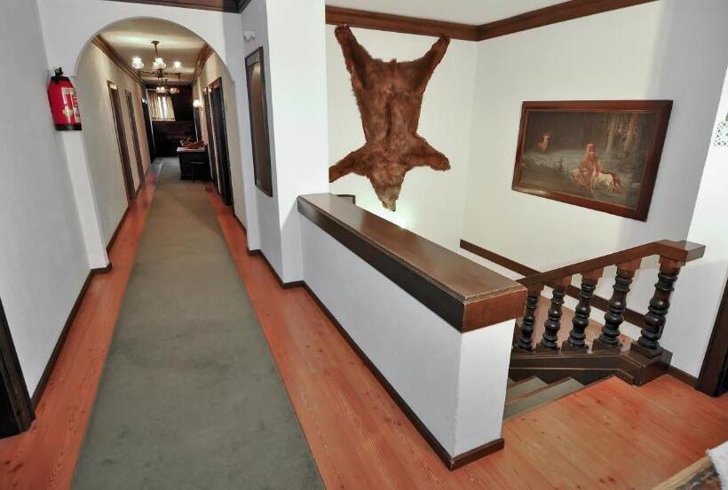 ホテル Gasthof Tell