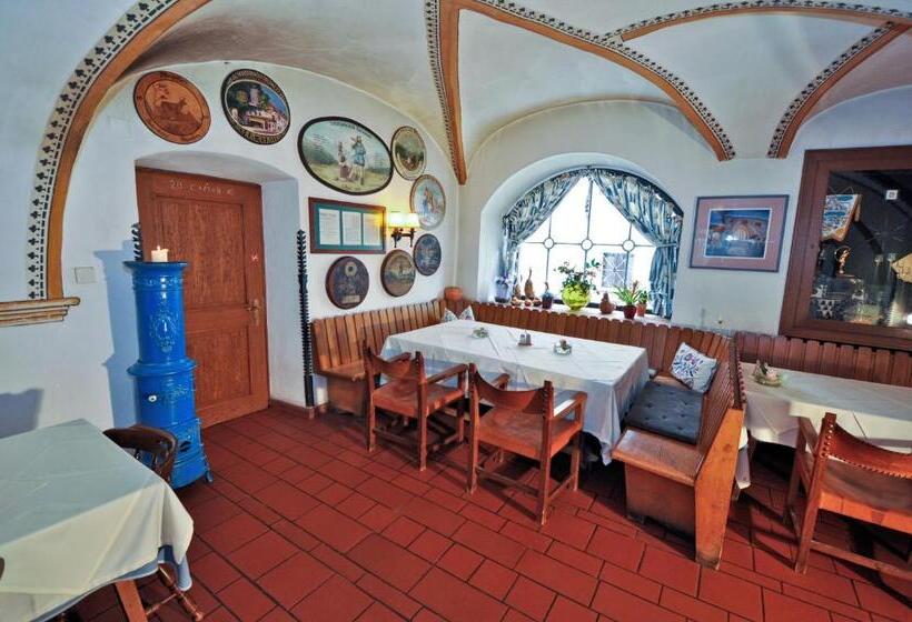 ホテル Gasthof Tell