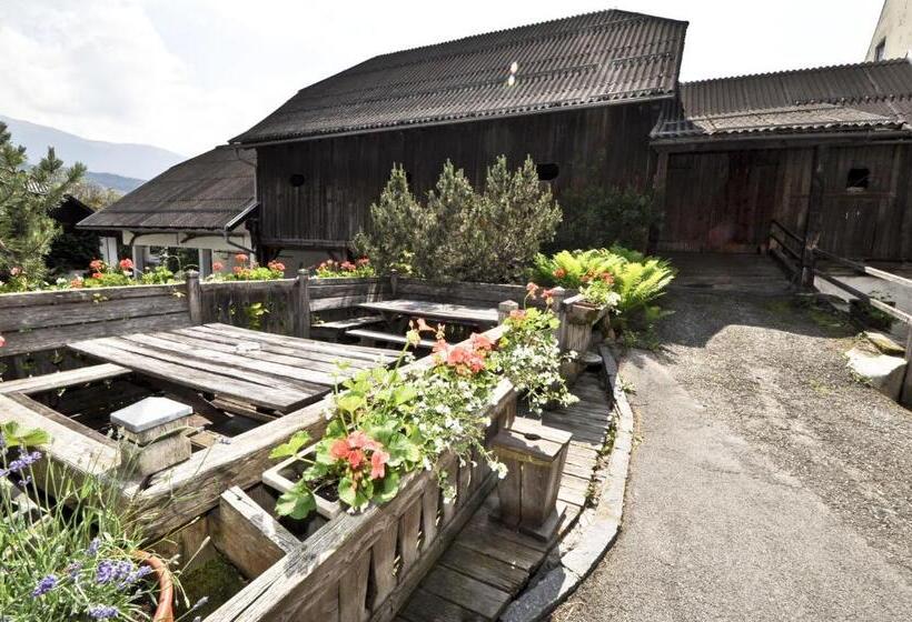 ホテル Gasthof Tell