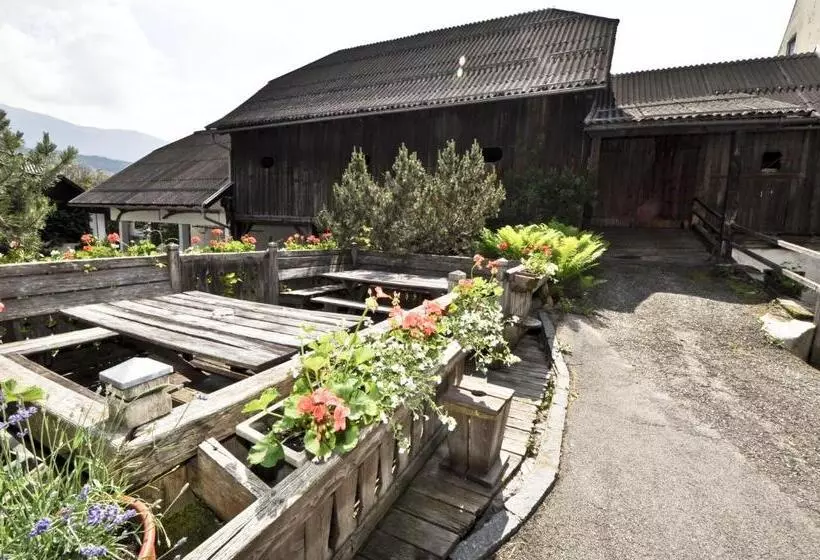 ホテル Gasthof Tell