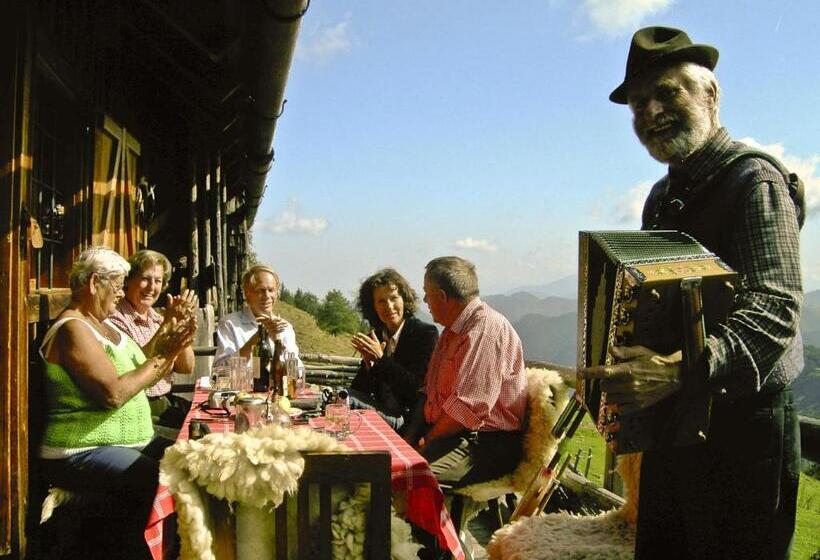 ホテル Gasthof Tell