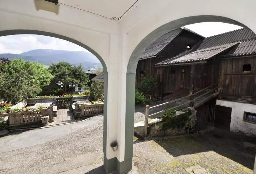 ホテル Gasthof Tell