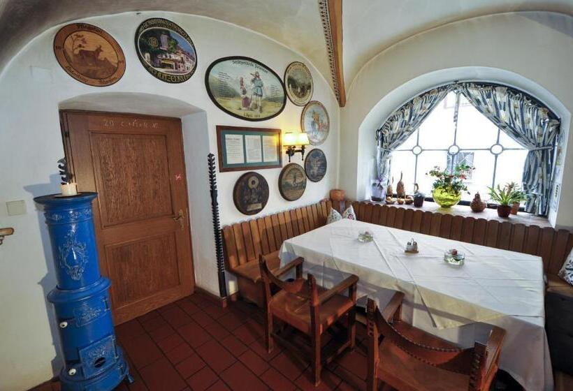 ホテル Gasthof Tell