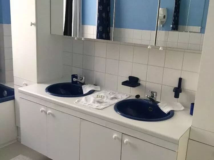 هتل Restaurant De Viertorre