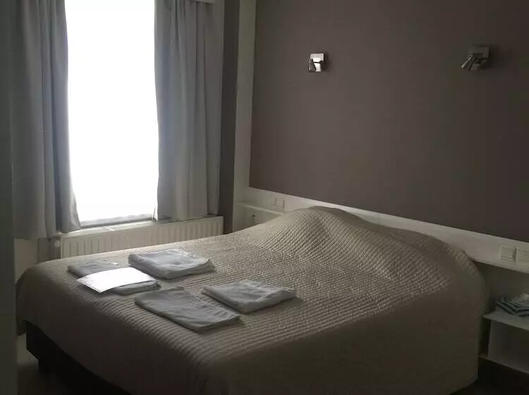 هتل Restaurant De Viertorre