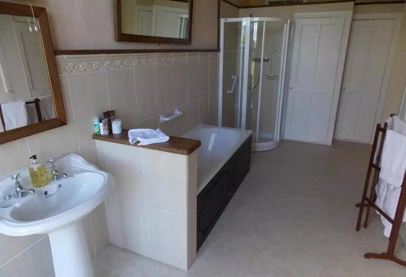 Ash Hill B & B
