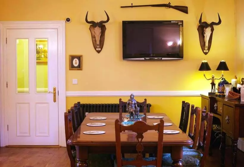 تختخواب و صبحانه Glen Gat House