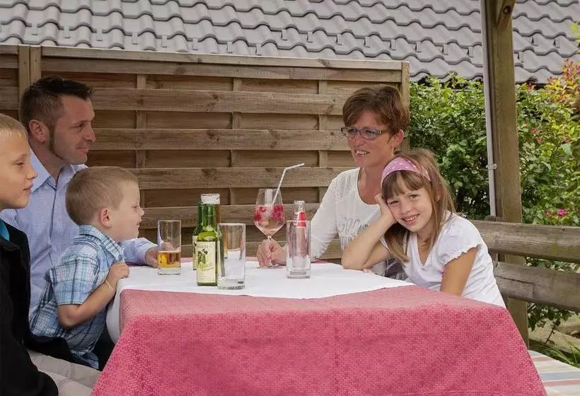 Hotelli Gasthof Zur Traube