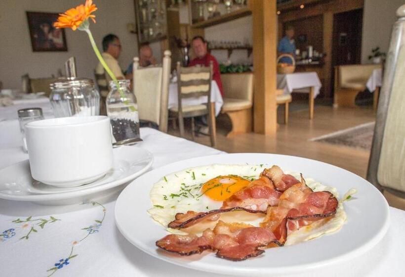 هتل Haus Garni Luggi Leitner