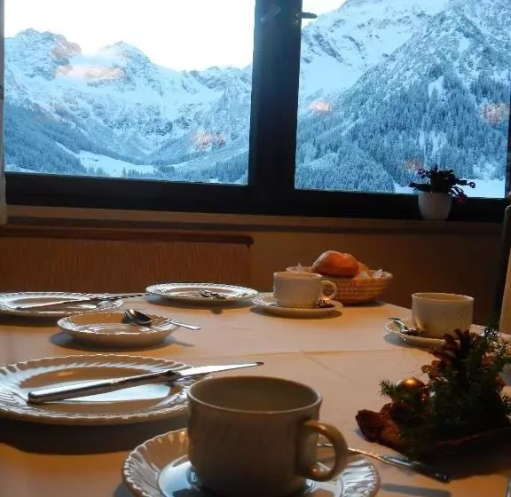 Hotelli Haus Garni Luggi Leitner