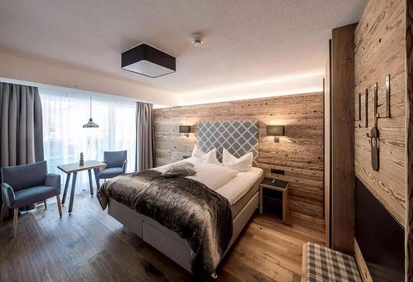 Post Hotel Paznaun