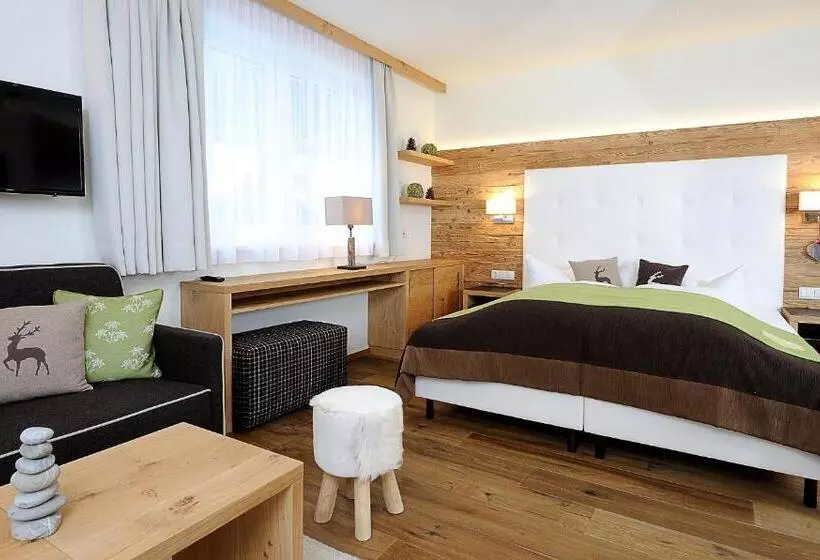 Post Hotel Paznaun