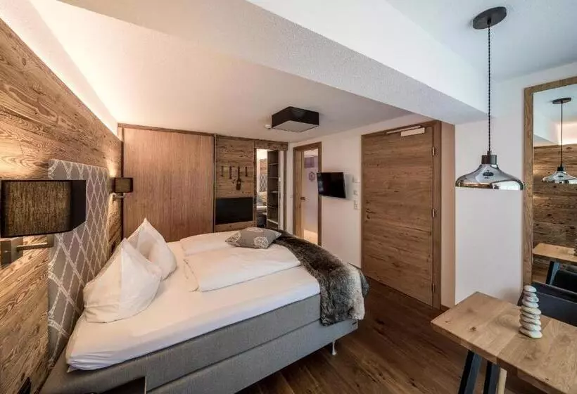 Post Hotel Paznaun