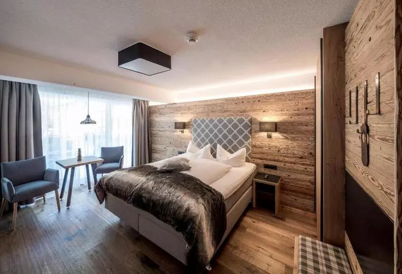 Post Hotel Paznaun