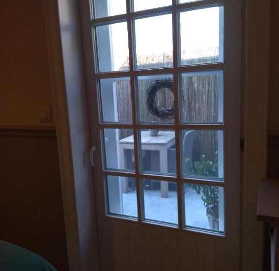 مبيت وإفطار Casa Cosi, Tourist & Business Suites & Flats With Reserved Parking, Private Sauna Available