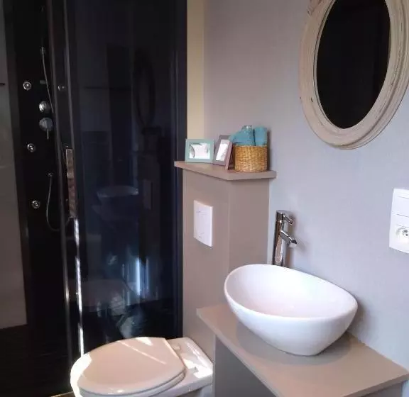Aamiaismajoitus (B&B) Casa Cosi, Tourist & Business Suites & Flats With Reserved Parking, Private Sauna Available