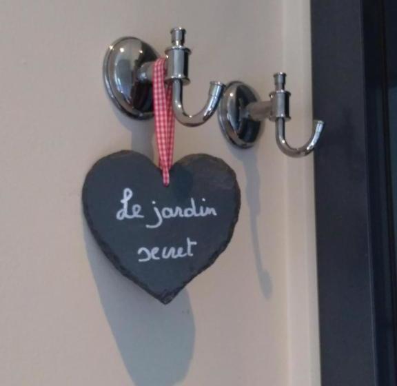 مبيت وإفطار Casa Cosi, Tourist & Business Suites & Flats With Reserved Parking, Private Sauna Available