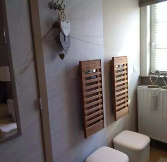 Aamiaismajoitus (B&B) Casa Cosi, Tourist & Business Suites & Flats With Reserved Parking, Private Sauna Available