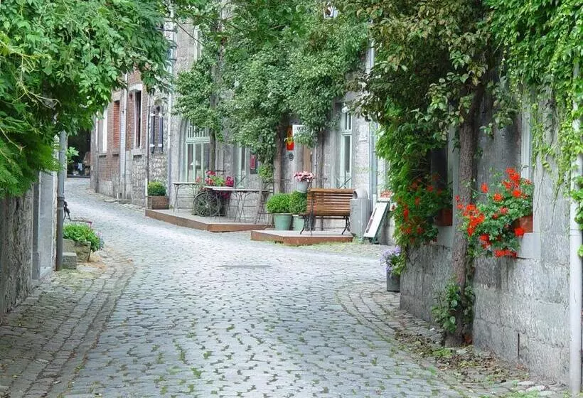 Aamiaismajoitus (B&B) Ferme Des Templiers