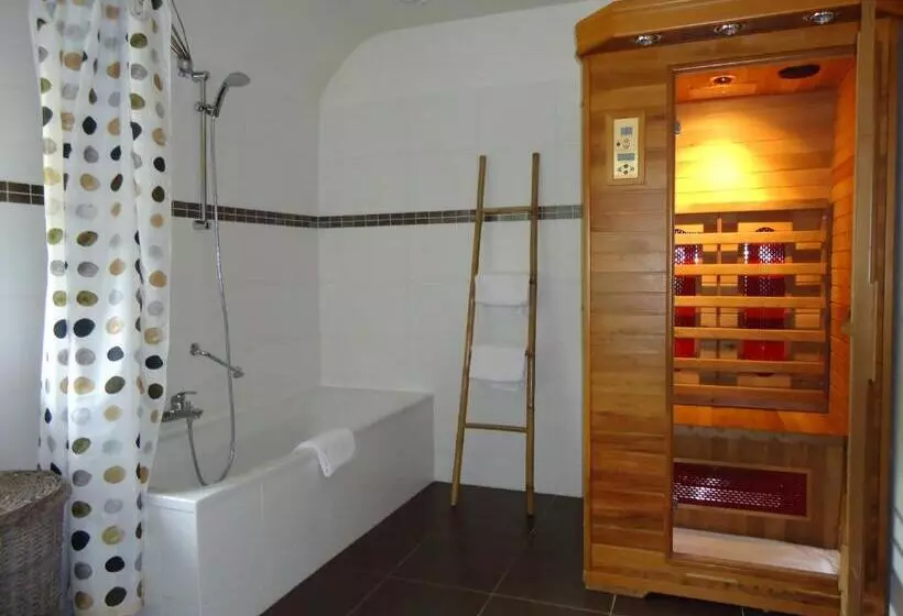 Aamiaismajoitus (B&B) Ferme Des Templiers