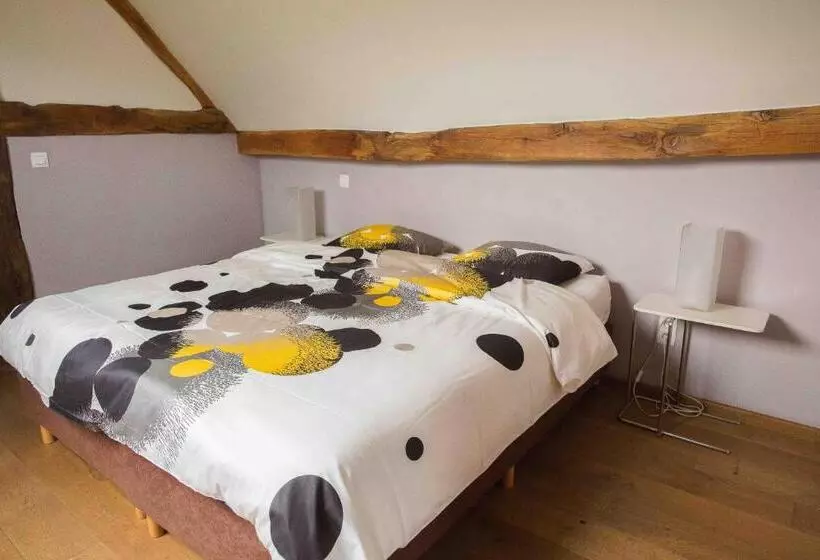Aamiaismajoitus (B&B) Ferme Des Templiers