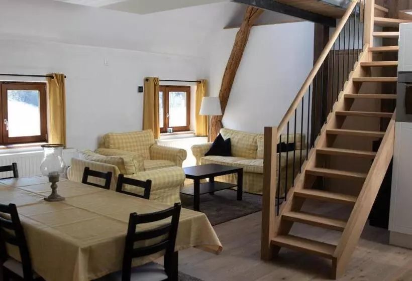 Aamiaismajoitus (B&B) Ferme Des Templiers