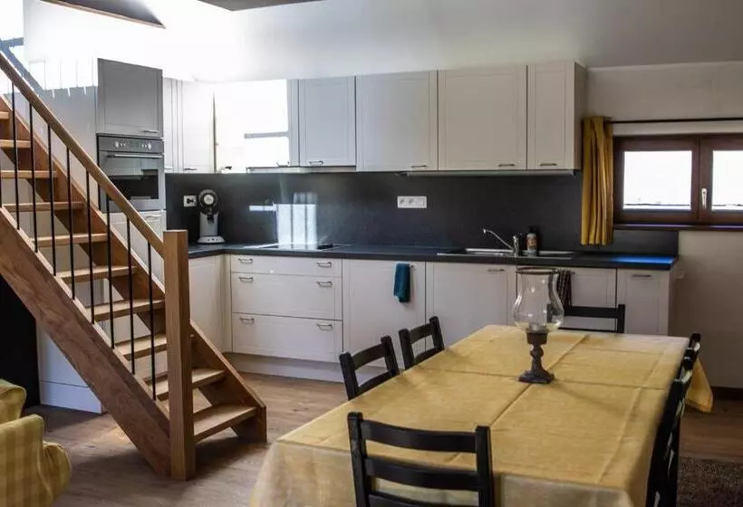 Aamiaismajoitus (B&B) Ferme Des Templiers