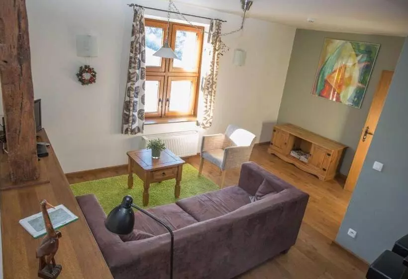 Aamiaismajoitus (B&B) Ferme Des Templiers