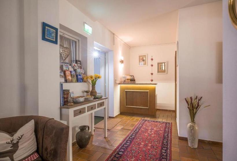 ベッドアンドブレックファースト Gästehaus Greger