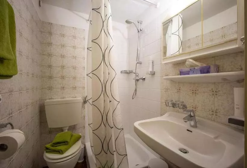 تختخواب و صبحانه Gästehaus Greger