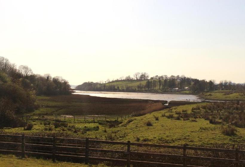 مبيت وإفطار The Cove Lodge