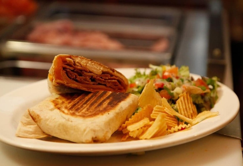 住宿加早餐  Hallahan S