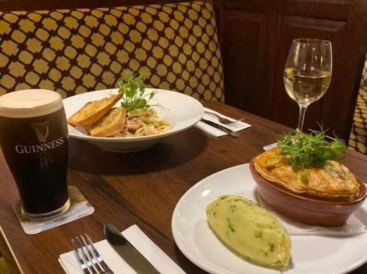 住宿加早餐  Hallahan S