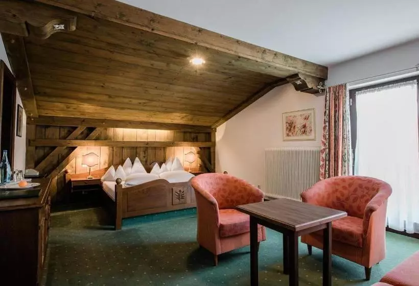 Hotelli Alpen Villa Rieder