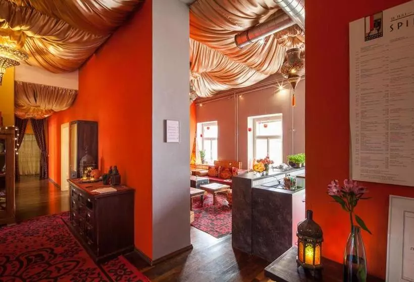 هتل Arte Vida Boutique Guesthouse