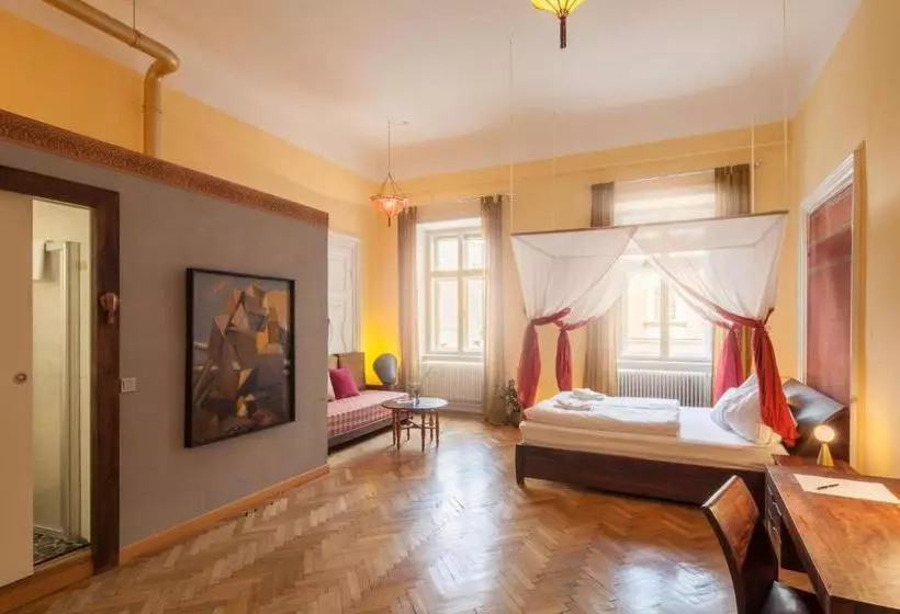 هتل Arte Vida Boutique Guesthouse