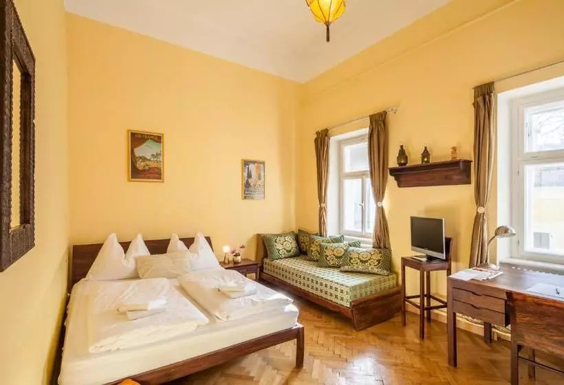 هتل Arte Vida Boutique Guesthouse
