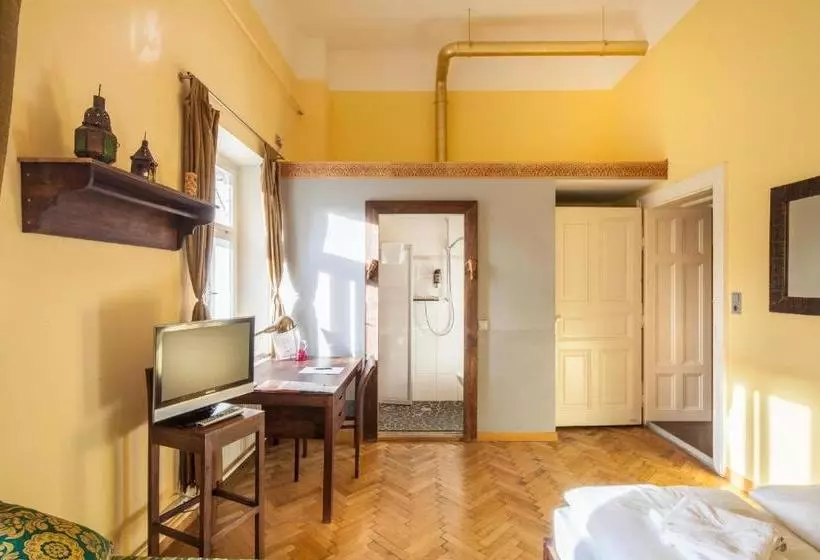 هتل Arte Vida Boutique Guesthouse