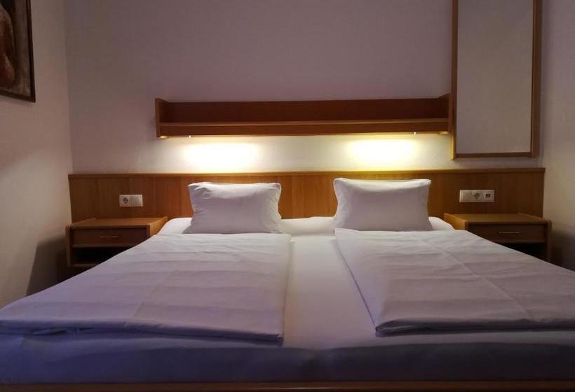 Отель Garni Austria